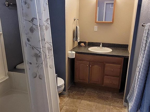 4th image of 515 Shield St