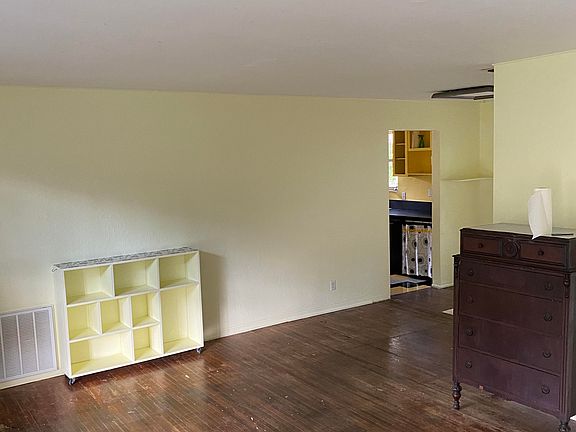 4th image of 125 Oakwood Dr