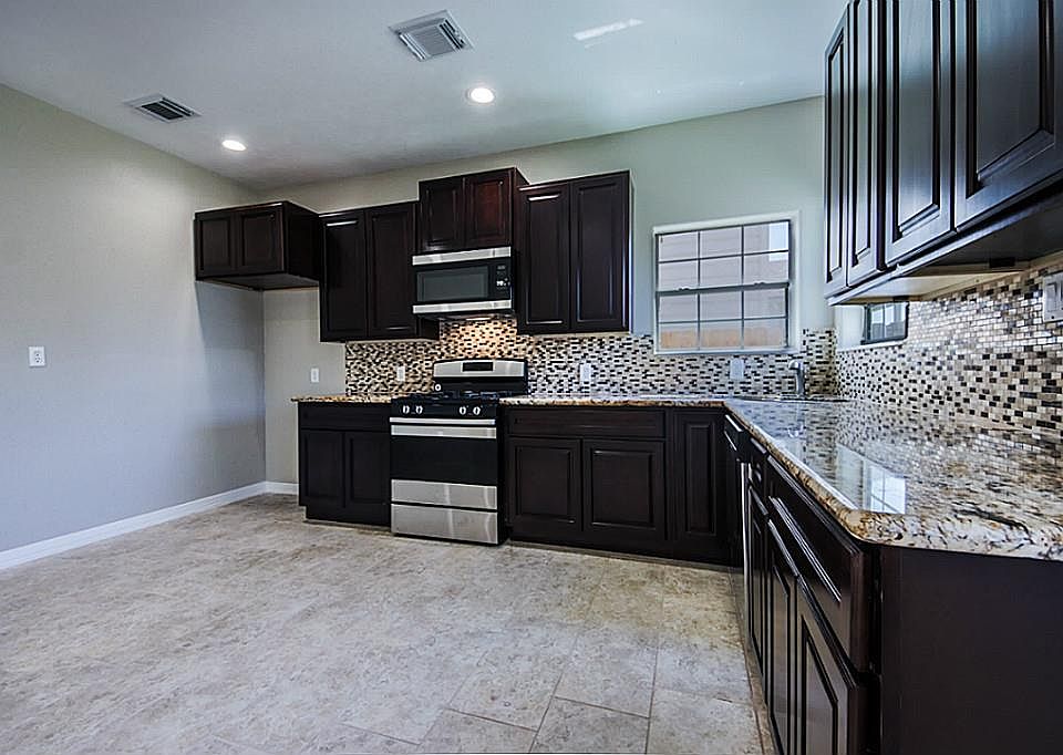 1st image of 14943 Hidalgo Valley Ln