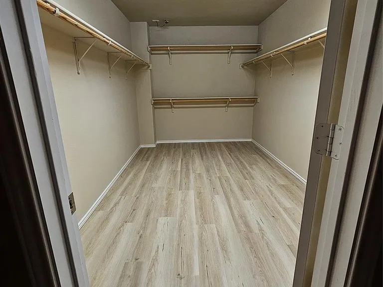 2306 Scott Dr — Photo 16