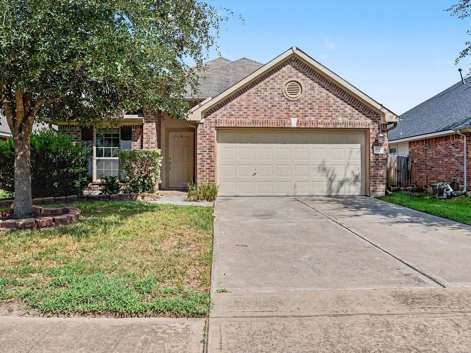 3 bed, 2.0 bath, 1774 sqft, $2,000 — Photo 2