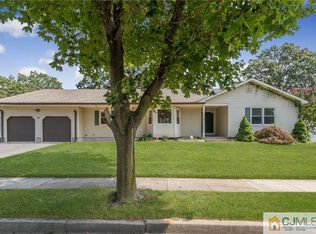 15 Holmes Ave, Monroe Township, NJ