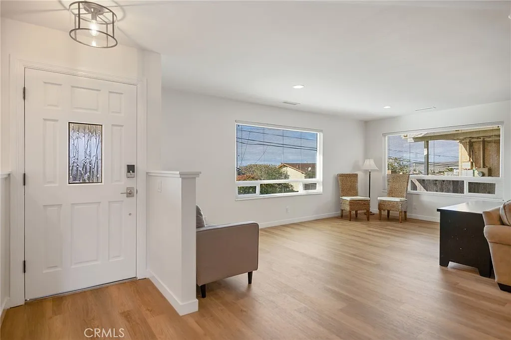 Building Photo - 2091 Circle Dr