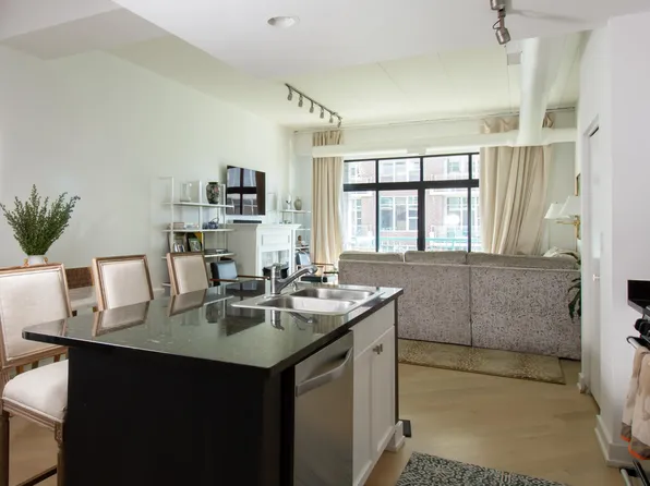 920 W Madison St APT D7, Chicago, IL 60607