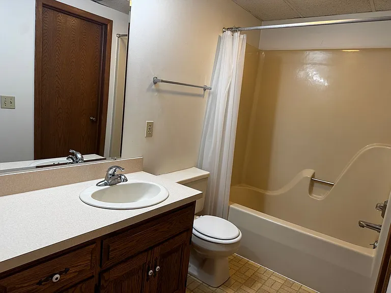 127 E Adams St #B7 — Photo 17