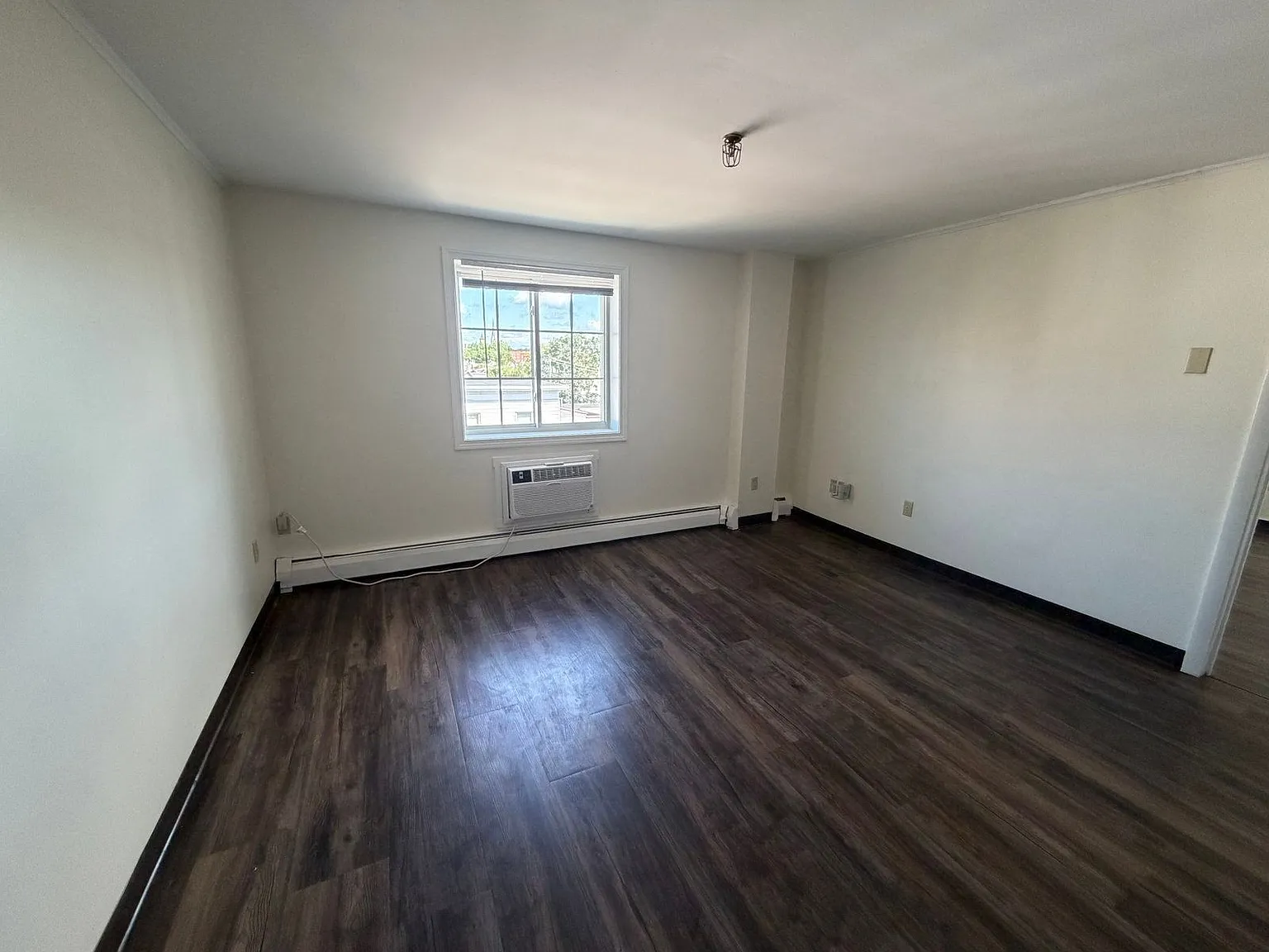 1 bed, 1.0 bath, $1,495 — Photo 3