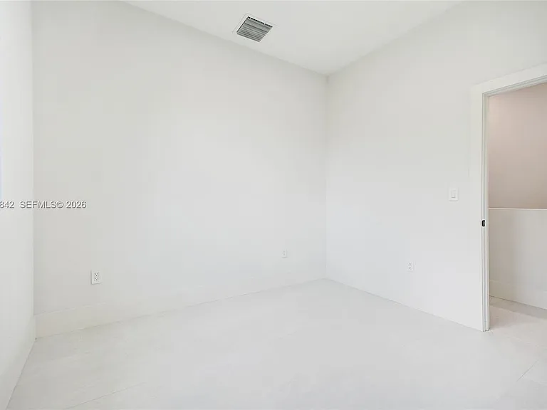 119 NE 118th St — Photo 12