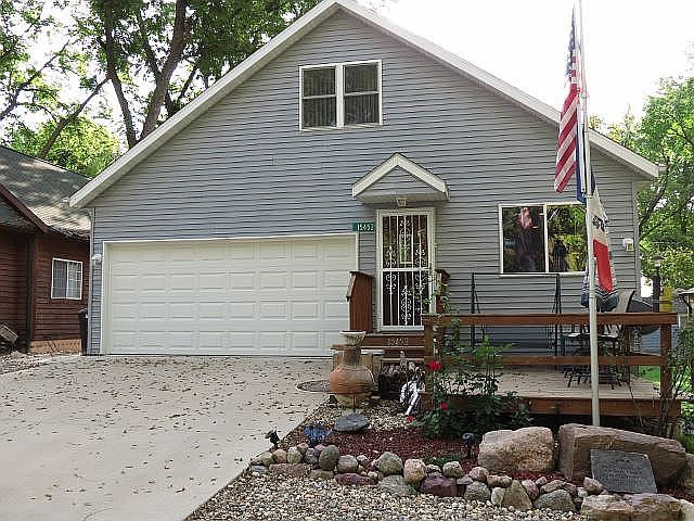 1st image of 15452 Lakeview Dr