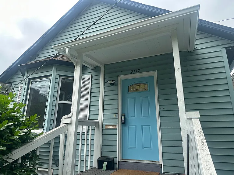 2117 E Union St — Photo 12