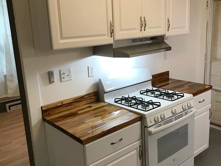 1055 Rankine Ave — Photo 22
