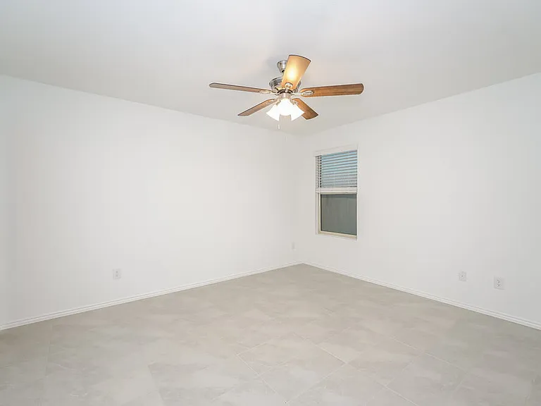 8401 Hollow Bend St — Photo 10