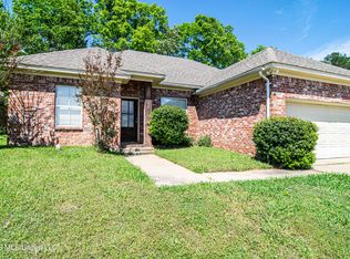 441 Silver Hl, Pearl, MS 39208