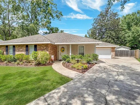 2359 Swan Ct, Mandeville, LA 70448