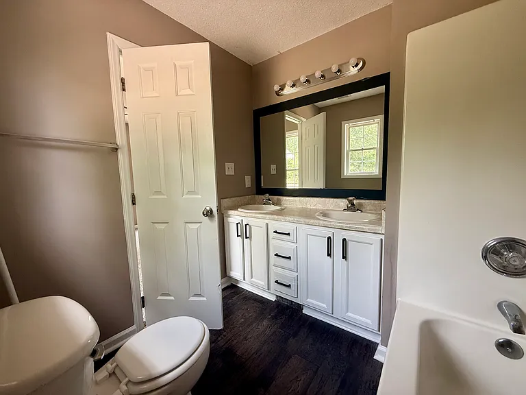 903 Delham Rd — Photo 27
