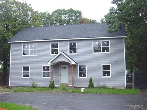 1st image of 11 Hillcrest Dr