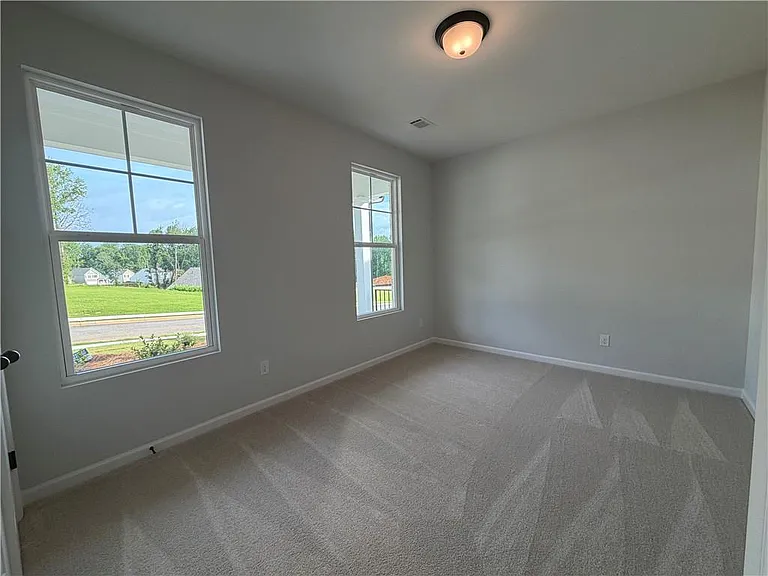 139 Jacobs Hollow St — Photo 2