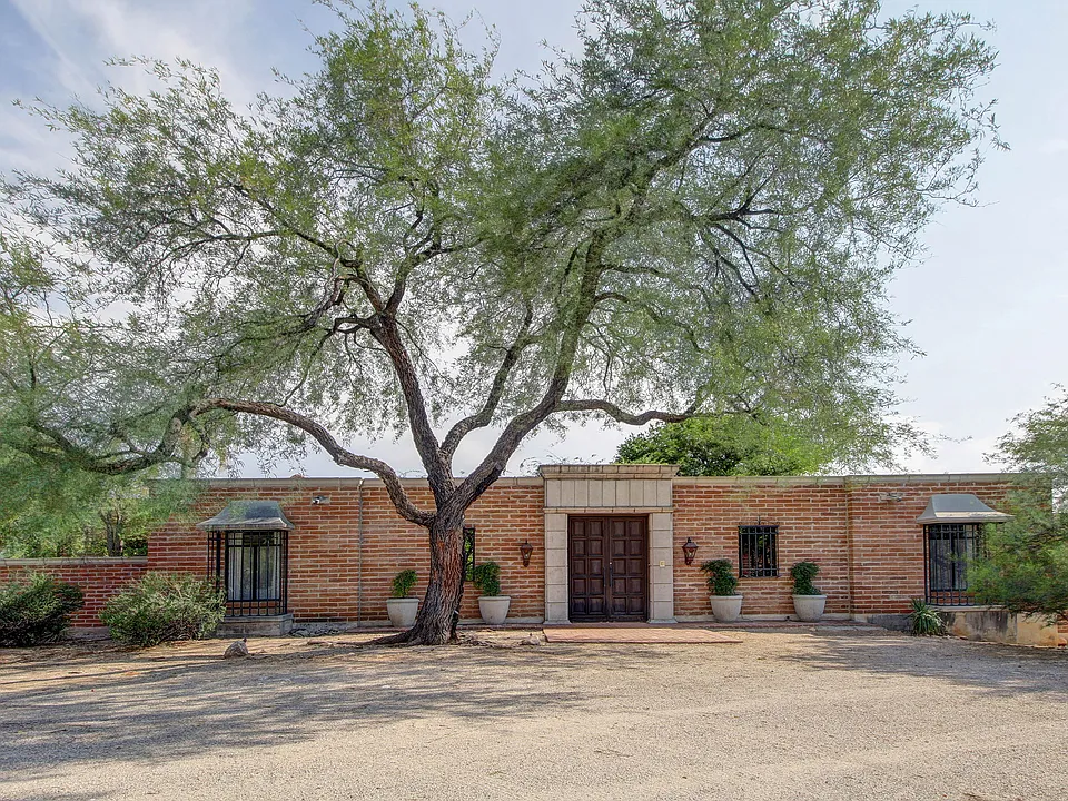 5350 E Camino Francisco Soza