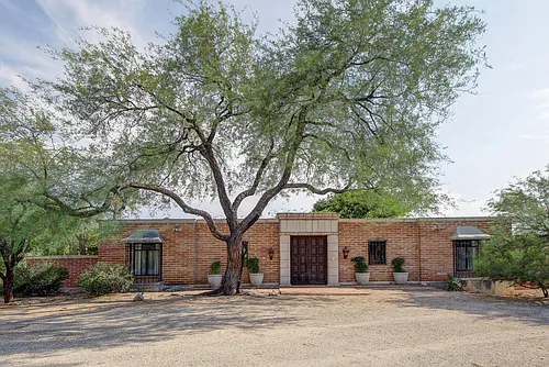 5350 E Camino Francisco Soza Photo 1
