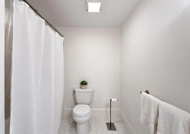 296 W 3rd St #20 — Photo 10