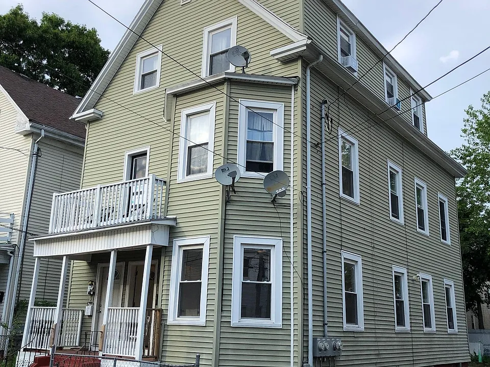 27 Violet St #1