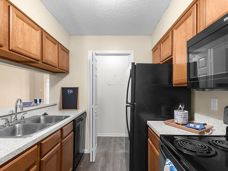 The Rooke (Classic) - 2 Bed / 2 Bath - 1,066-1,096 Sq.Ft.