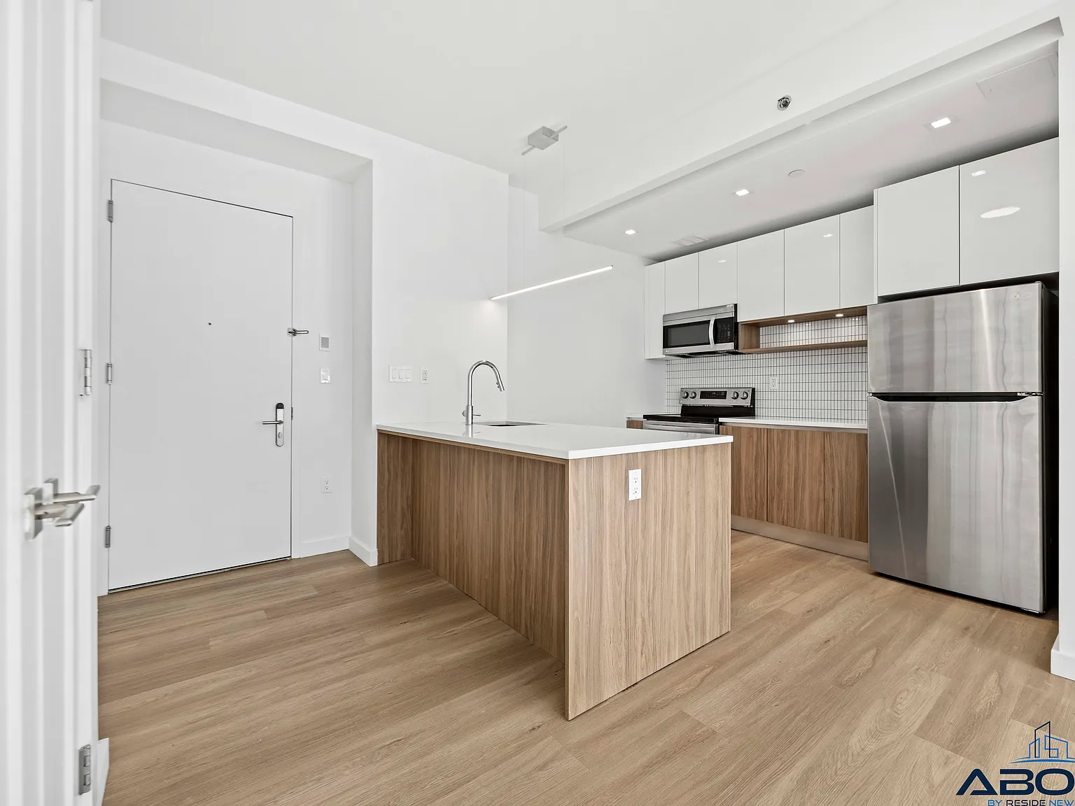 100 Lenox Road — Photo 3