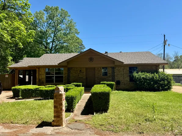 100 Northshore Cir, Lone Star, TX 75668