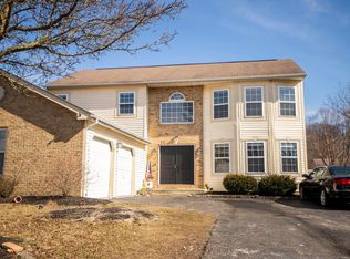 11 Hardwoods Dr, Pataskala, OH 43062