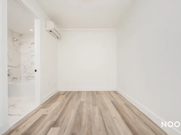 26 Quincy Street image 4 of 13