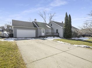 23321 82nd St, Salem, WI 53168