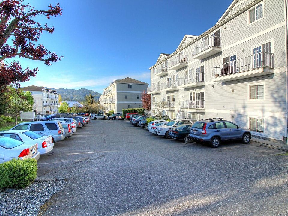 2nd image of 2516 Douglas Ave