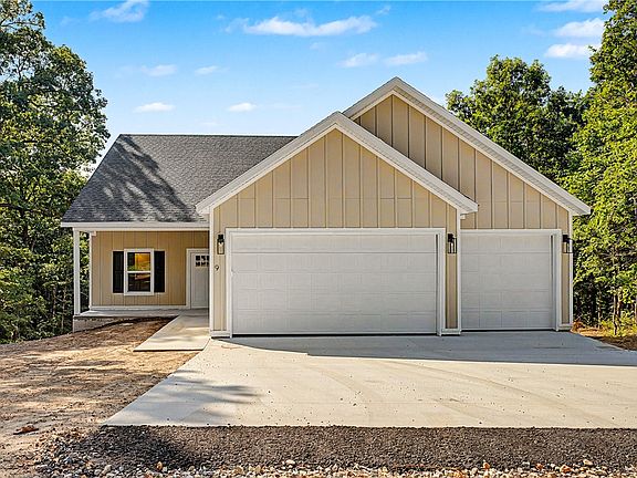 2nd image of 9 Aberdeen Cir