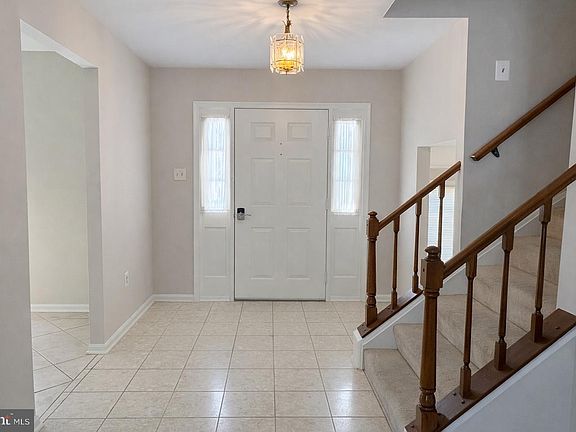 2nd image of 7910 Richfield Rd