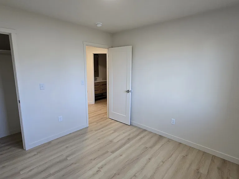 140 Lawton Dr #5 — Photo 12