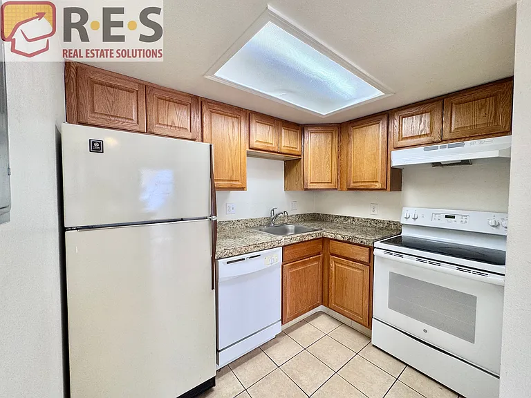 17003 E Tennessee Dr #207 — Photo 2
