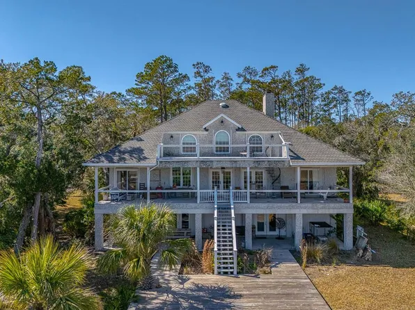 493 Dover Island Trl, Waverly, GA 31565
