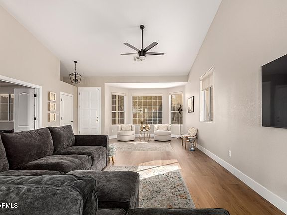 5th image of 16032 E GLENVIEW Drive