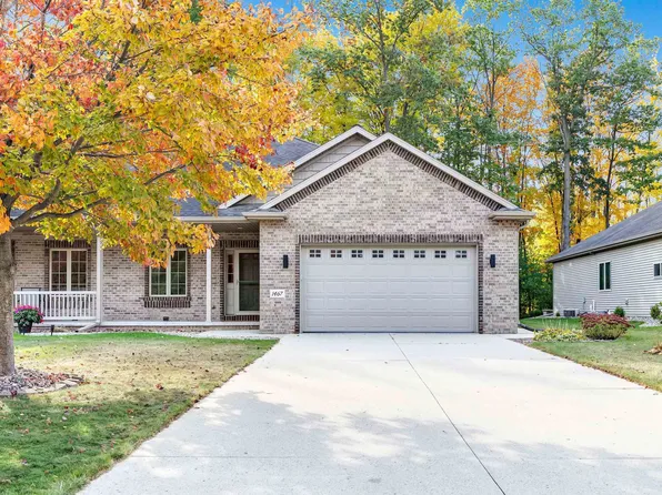 1467 Snow Shoe Trl, Suamico, WI 54173