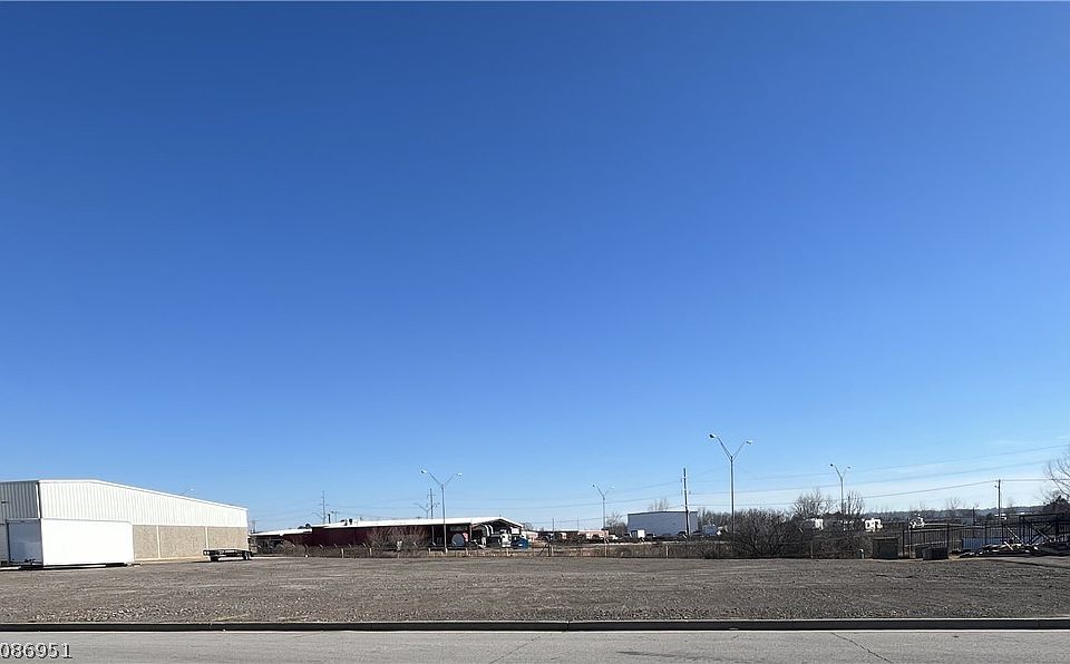 1st image of 2350 Ingersoll Cir