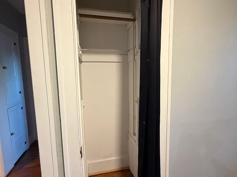 393 Wordsworth St #1 — Photo 17