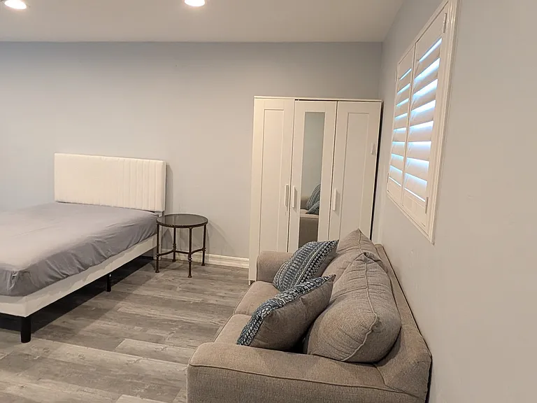 1324 Braddock St — Photo 10