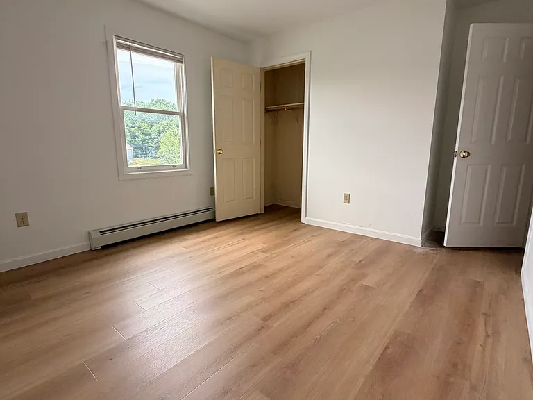 2nd bedroom with closet