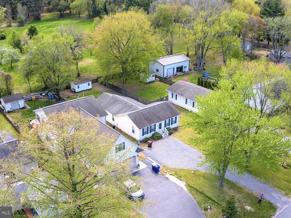 819 Chester River Dr, Grasonville, MD 21638