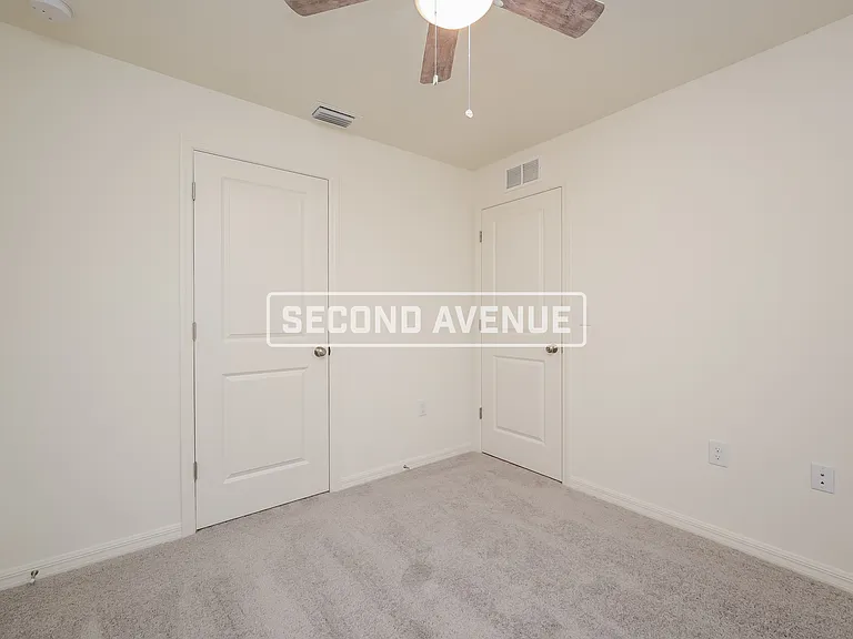 954 Pilgrim St E — Photo 9