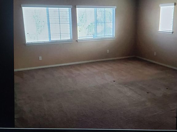 4th image of 45550 Basswood Ct