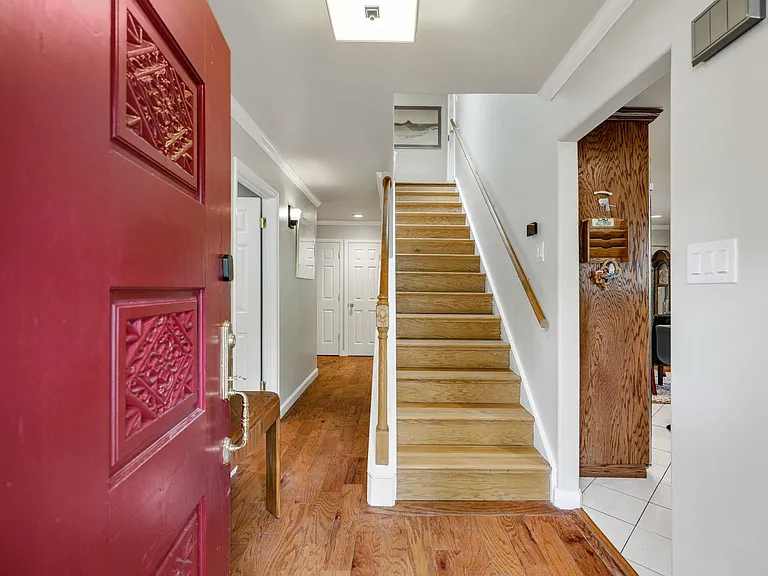 433 Ensign Ln — Photo 5