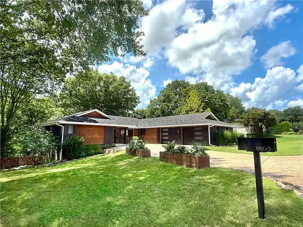 8603 Apple Gln, Rogers, AR 72756