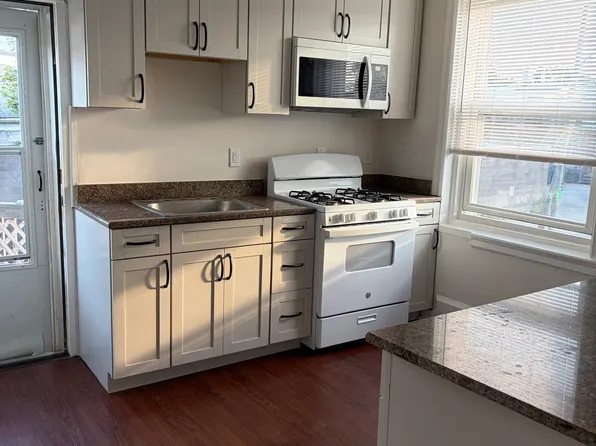 8 W Benedict Ave #2E, Havertown, PA 19083