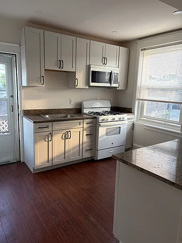 8 W Benedict Ave #2E Photo 1