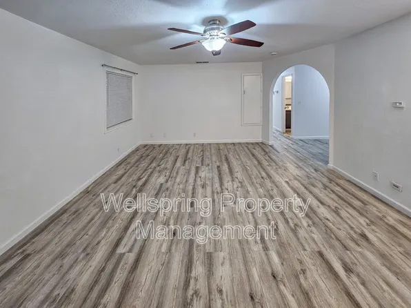 117 S Silver Ridge St, Ridgecrest, CA 93555